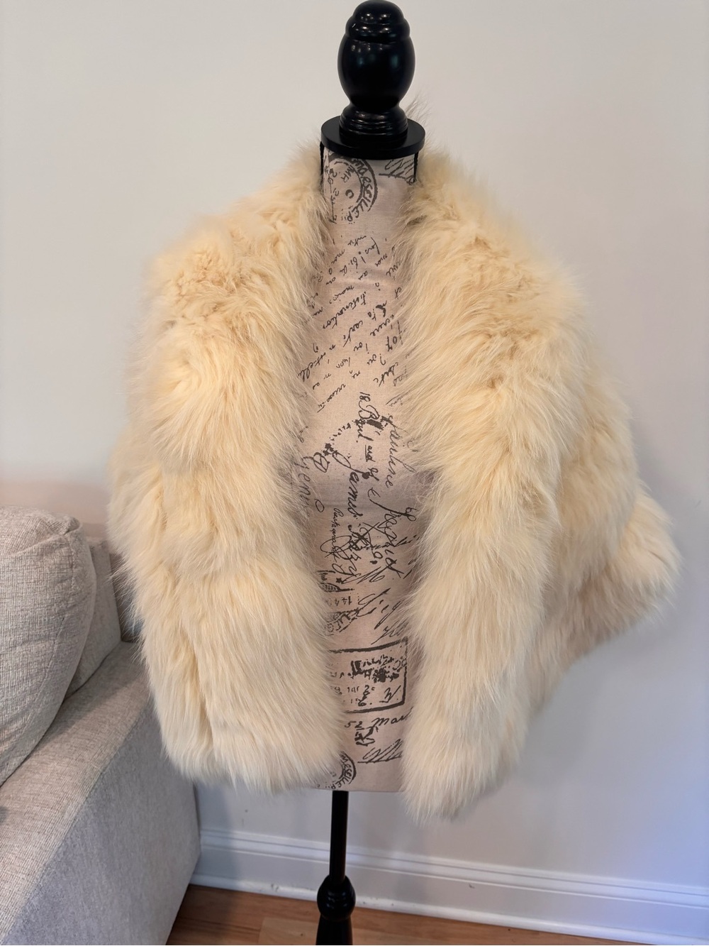 Peter Landert Stockholm vintage ivory fox fur cape